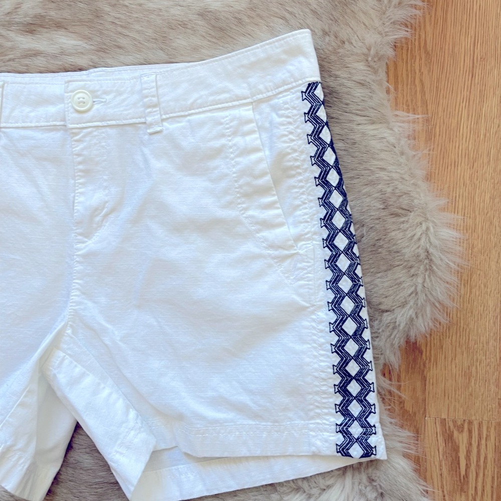 Eddie Bauer Shorts Size 8 White in Color - Picture 4 of 4